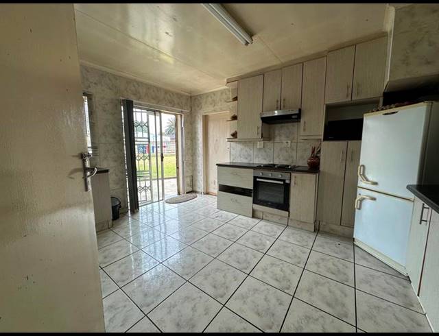 3 BEDROOM HOUSE FOR SALE IN SELCOURT